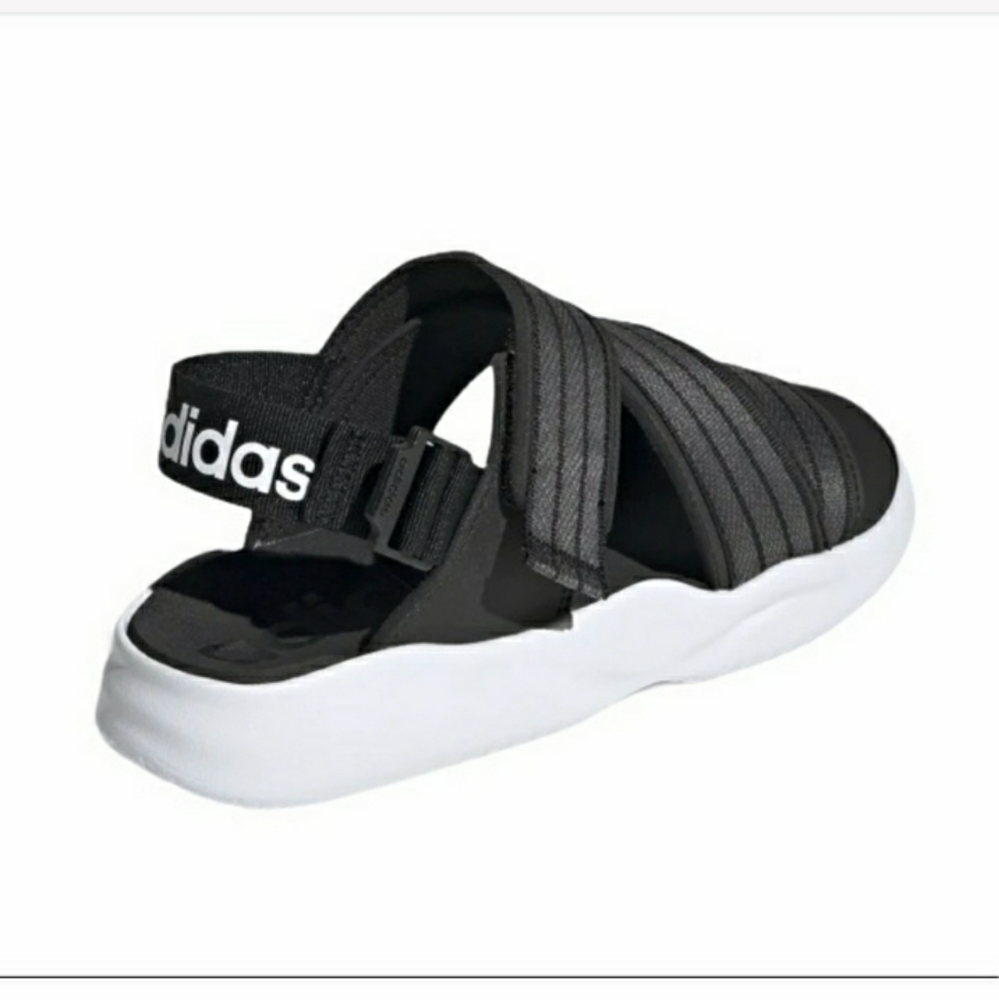 ADIDAS 90s Sandals Sz 7NWT!